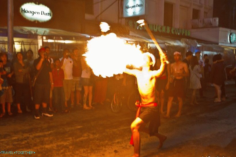 Loy Kratong a Yipeng Festival (14)