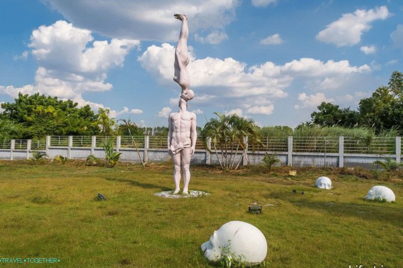 Love Art Park v Pattaya - erotický park pro amatérky