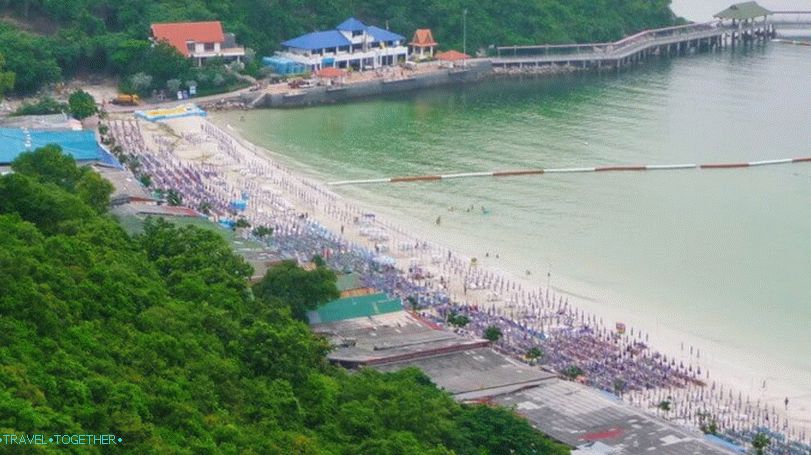 Tawayen Beach na ostrově Koh Lan