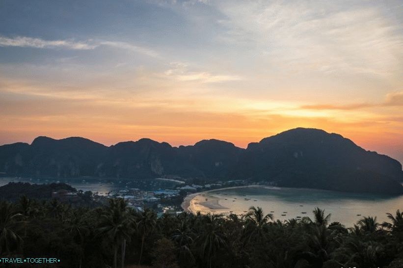 Západ slunce na Phi Phi Viewpoint Number 2