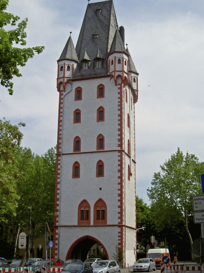 Dřevěná věž