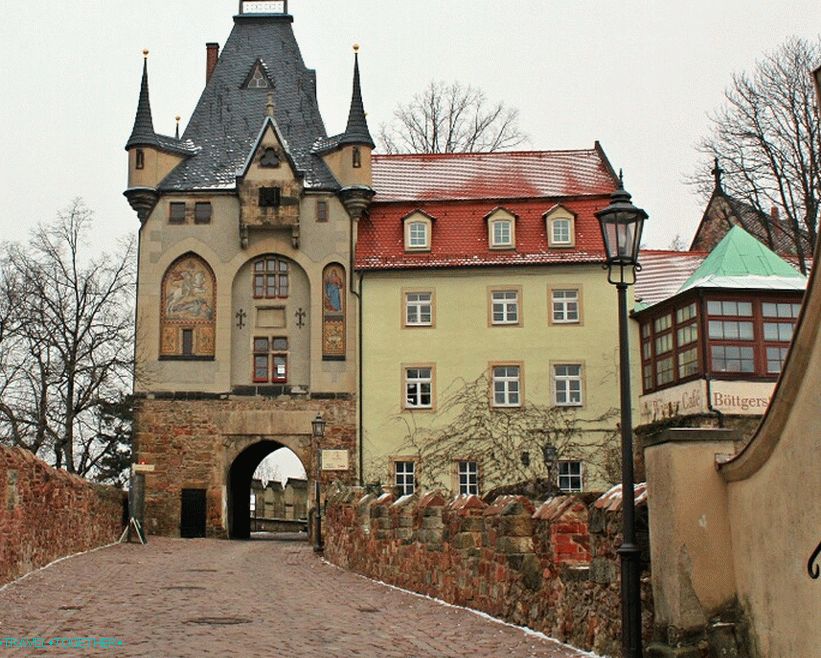 Středověké brány