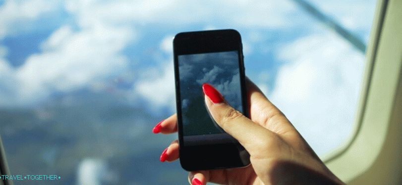 Proč vypnout telefon v letadle?