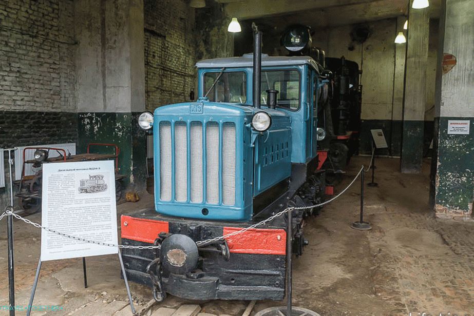Dieselový motor MD54-2 se spalovacím motorem