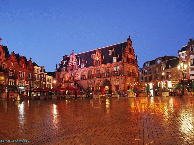 Velký trh (Grote Markt) 