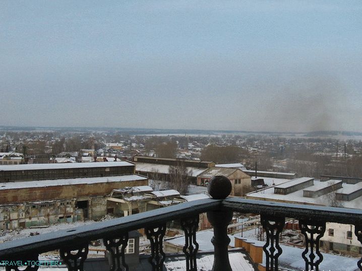 Pohled na Nevyansk ze šikmé věže