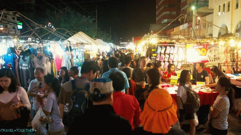 Theprasit Market Night Market v Pattaya