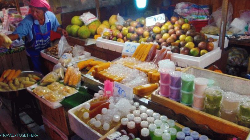 Theprasit Market Night Market v Pattaya