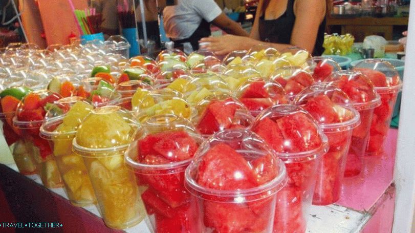 Theprasit Market Night Market v Pattaya