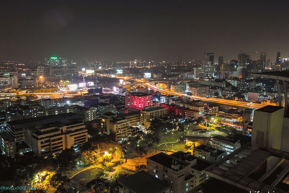 Pohled z 29. patra do parku a Bangkoku