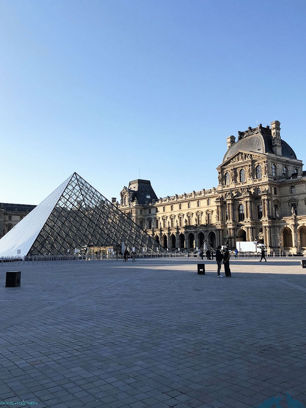 Louvre v Paříži