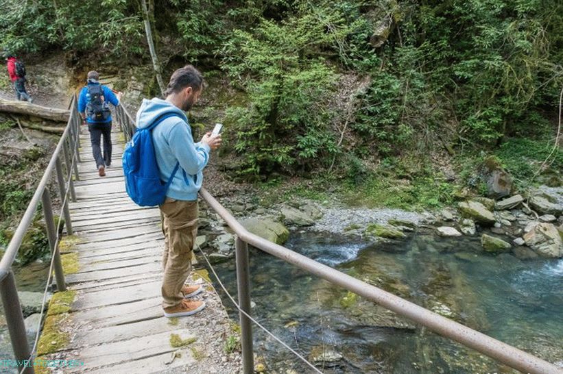 Orekhovsky vodopád v Soči - piknik v přírodě