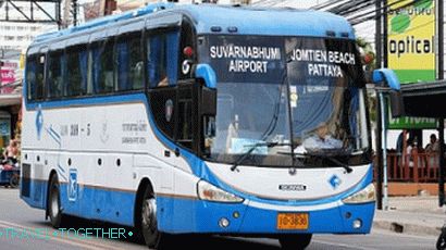 Pravidelný autobus první třídy v Thajsku