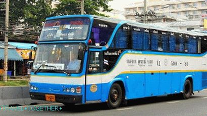 Pravidelný autobus 2 třídy v Thajsku