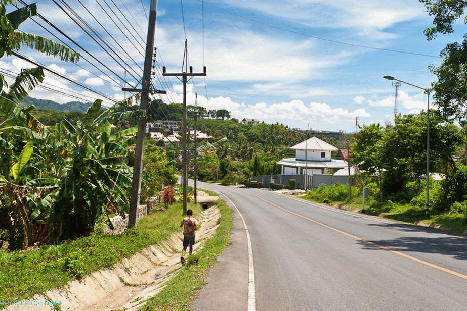 Phuket Roads - hned vedle pláže Rawai