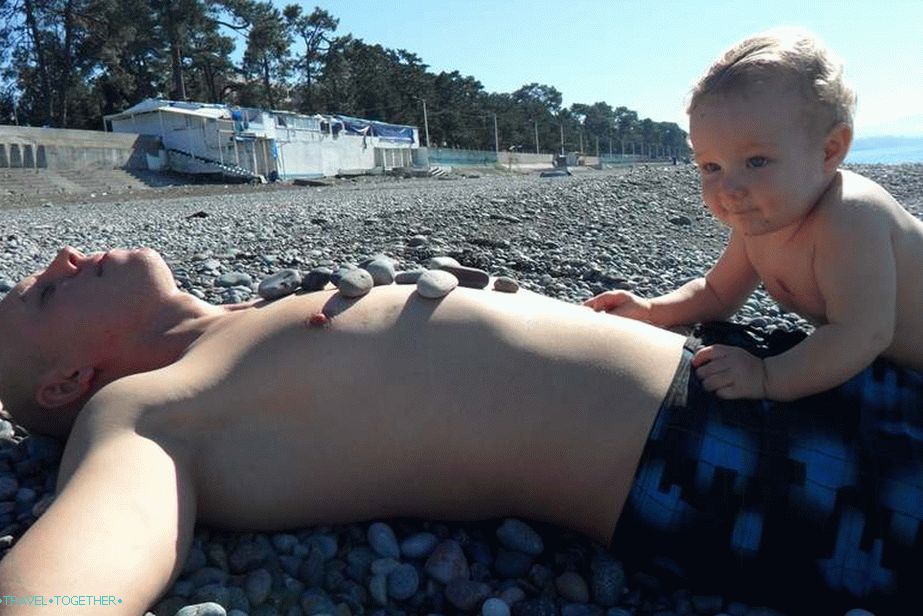 Začátek října na pláži v Kobuleti. Nejsou vůbec žádní lidé.