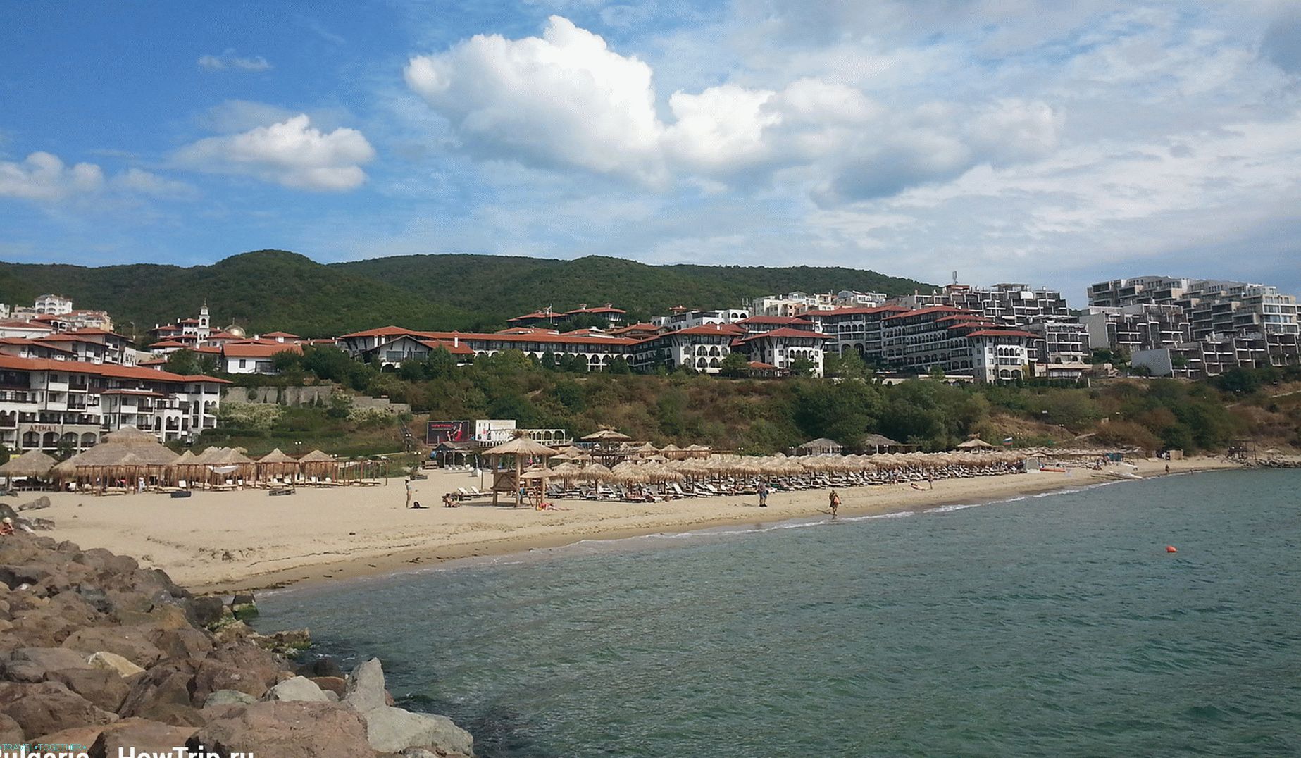 Pláž a hotely u moře v Bulharsku