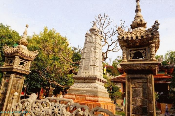 Nha Trang, Pagoda Long Shawn