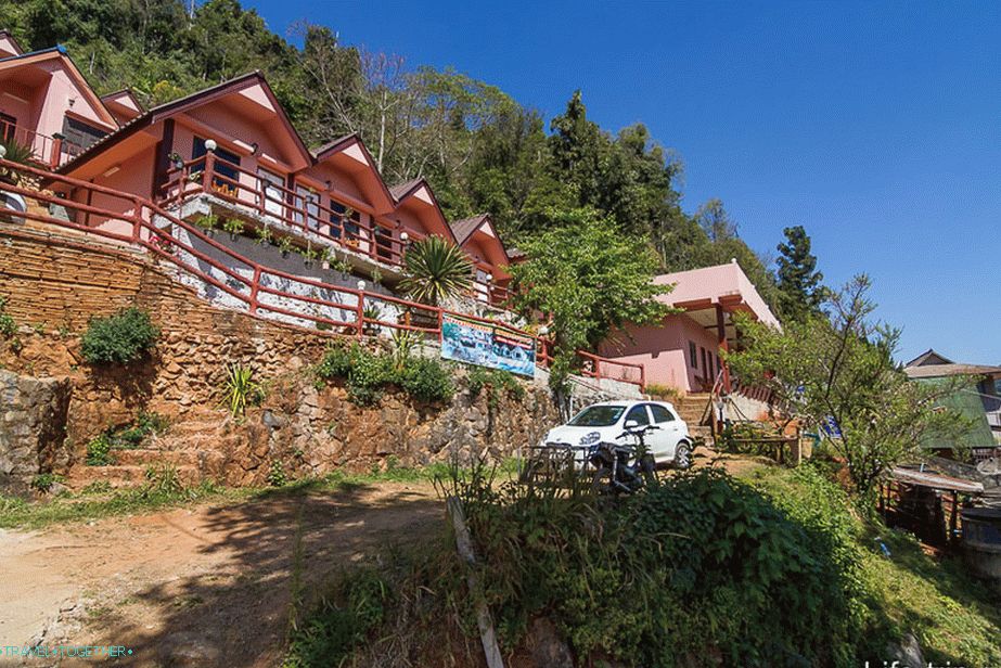 Levný hotel Naha v Ang Khangu