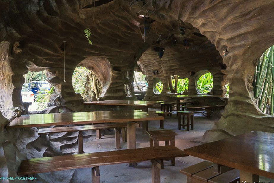 Kavárna s jeskynním doprovodem