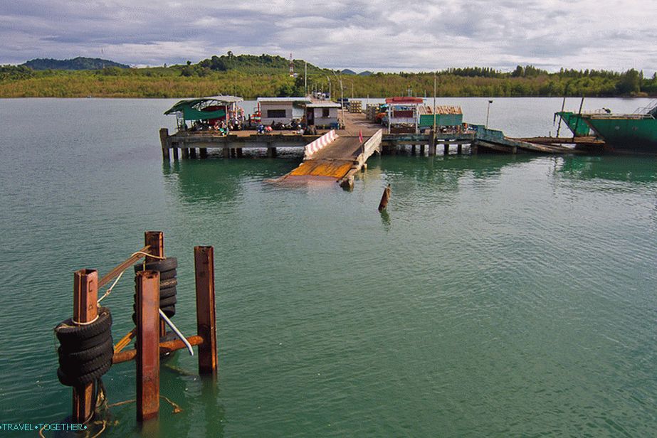 Centrum Poinit Ferry Pier na pevnině