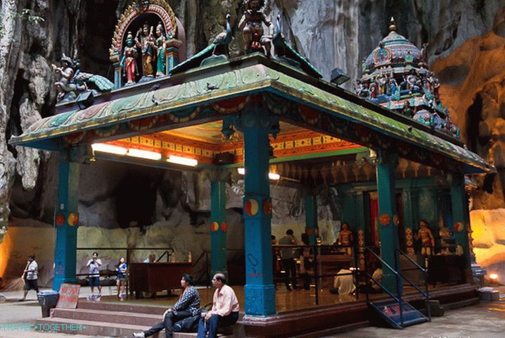 Batu Caves - co je uvnitř