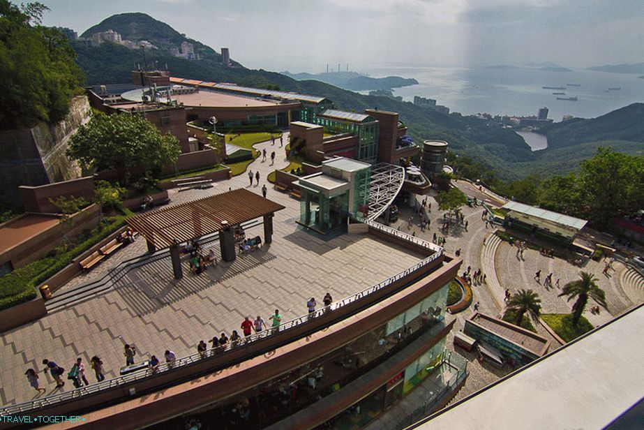 Pohled z rozhledny na druhé straně ostrova Hong Kong - půjdu tam později později