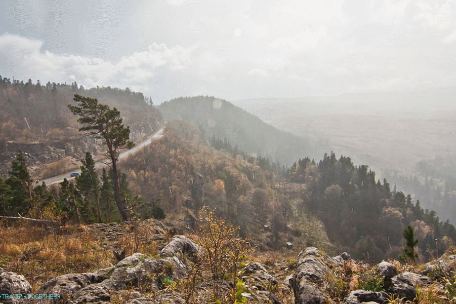 Úžasné výhledy na Lagonaki mezi krupobitím