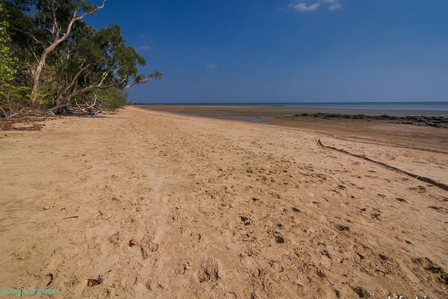 Pláž Ao Nam Mao Beach - ne pro plavání, ale pro rozjímání