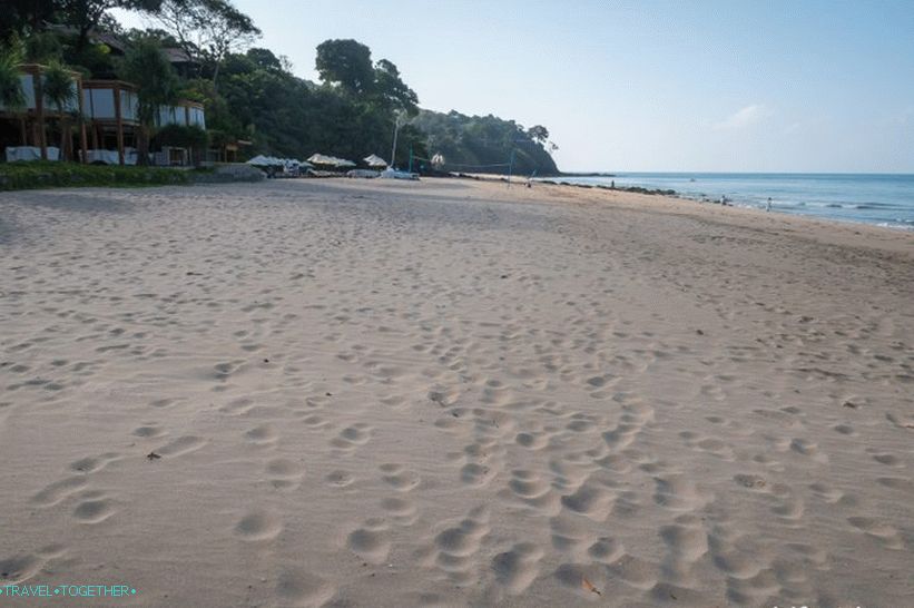 Ba Kan Tiang Bay Beach - místo pro klidnou dovolenou na Lanta