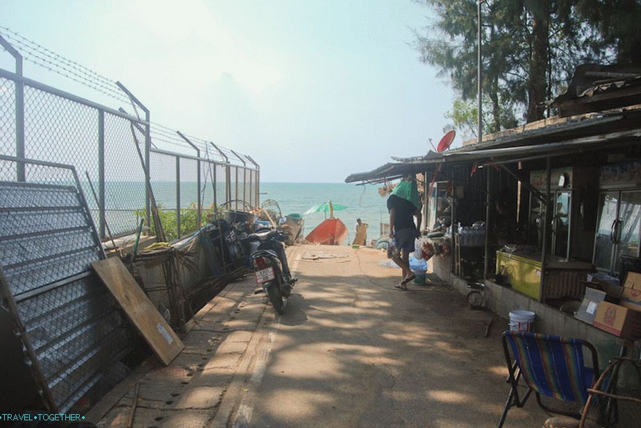 Přejděte na pláž na 52. ulici Na-Jomtien