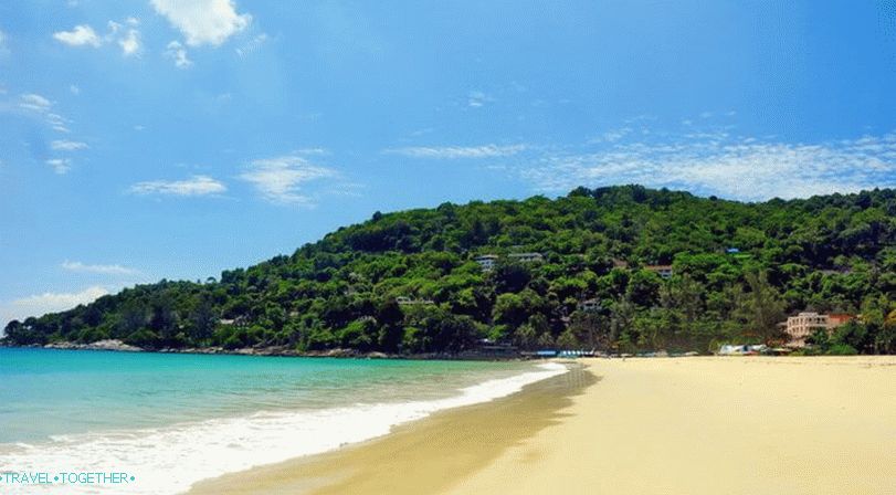 Severní část Karon Beach na Phuketu