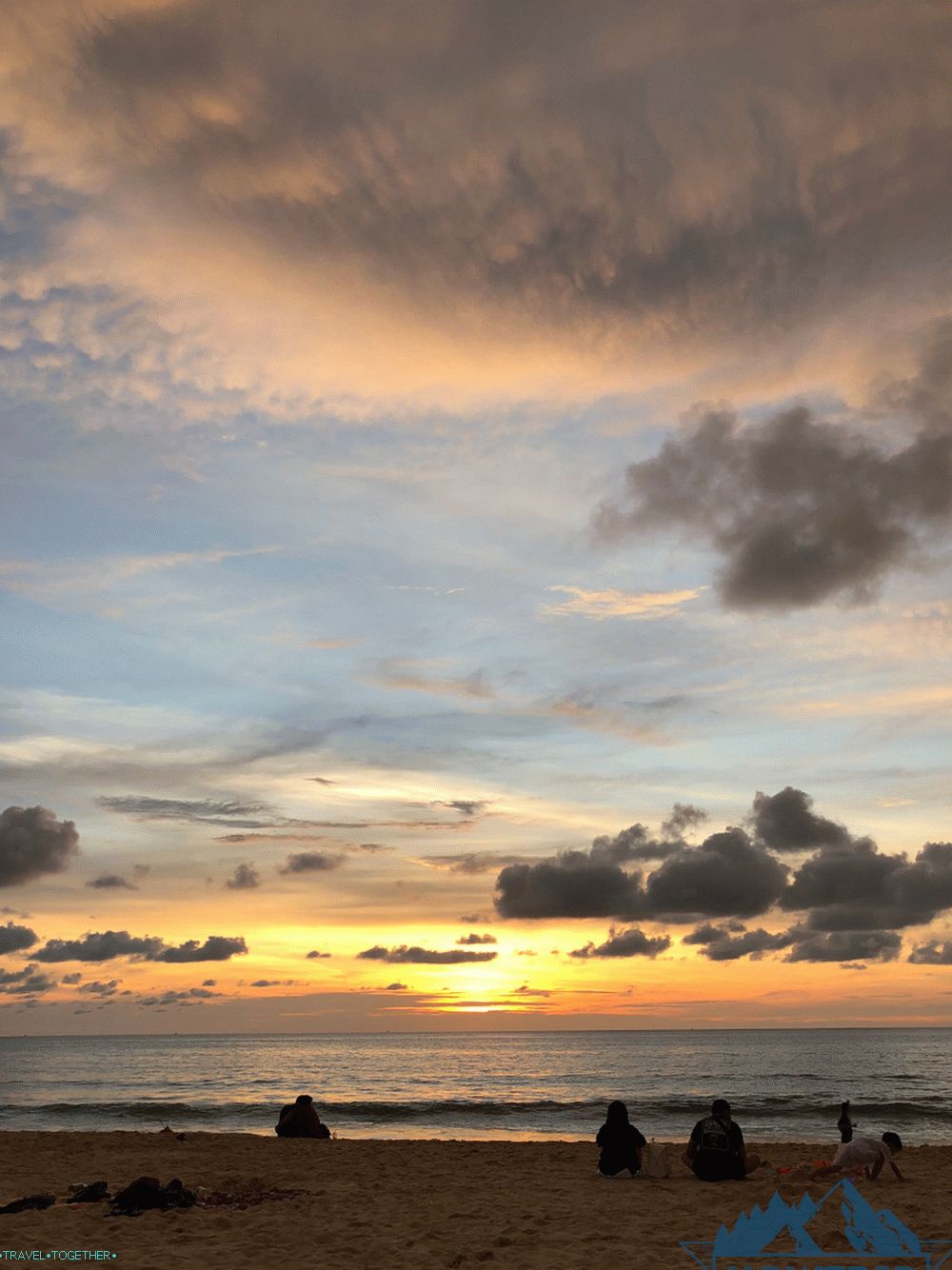 Západ slunce na Phuketu - Karon Beach