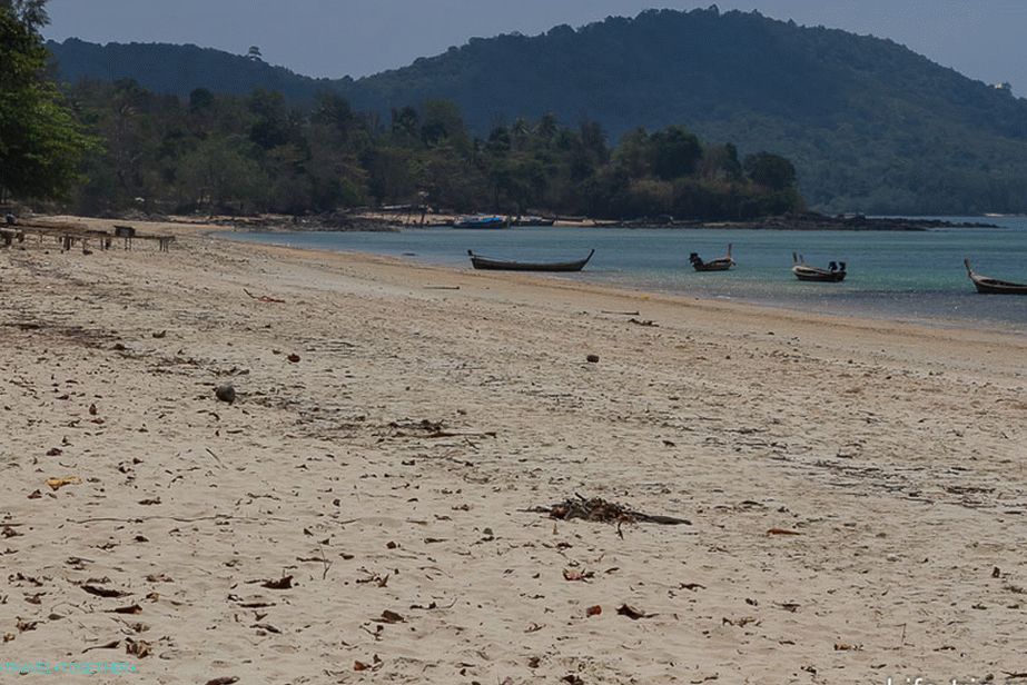 Pláž Klong Muang - tichý koutek pro seniory v Krabi