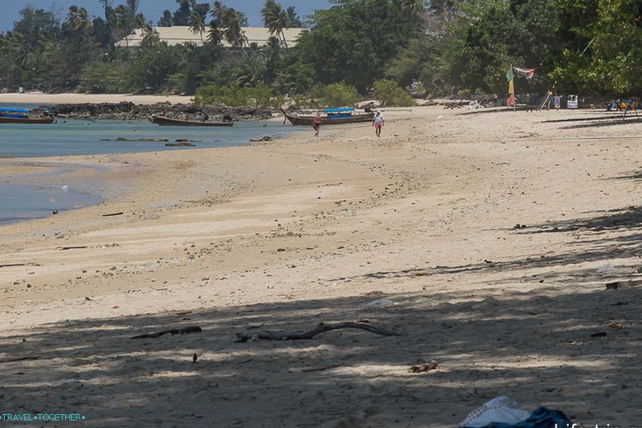 Pláž Klong Muang - tichý koutek pro seniory v Krabi