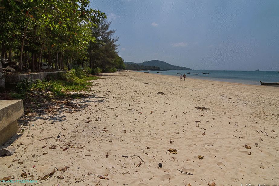 Pláž Klong Muang - tichý koutek pro seniory v Krabi