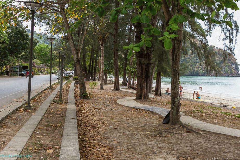 Pláž Nopparat Thara v Krabi - méně turistický soused Ao Nangu
