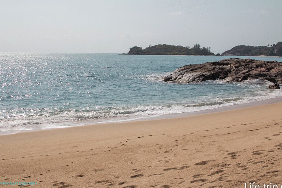 plyazh-thongsai-bay-04