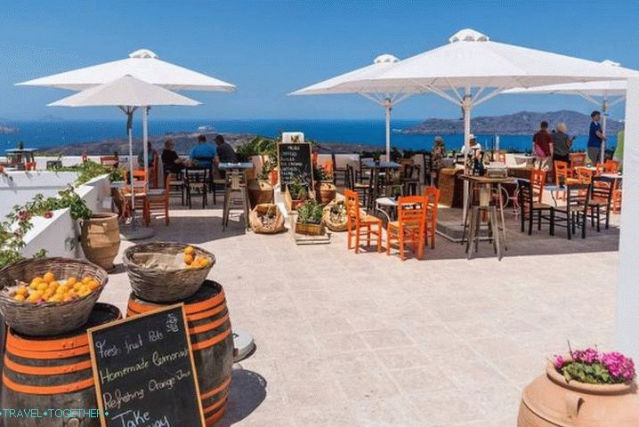 Santorini Cafe v Santorini