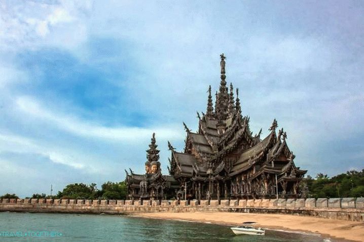 Počasí v Pattaya v únoru, chrám pravdy