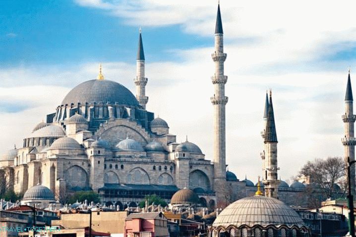 Počasí v Istanbulu v červenci - Suleymaniye Mosque