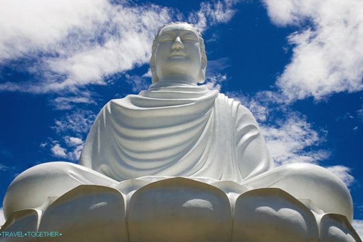 Nha Trang, socha Buddhy v Nha Trangu