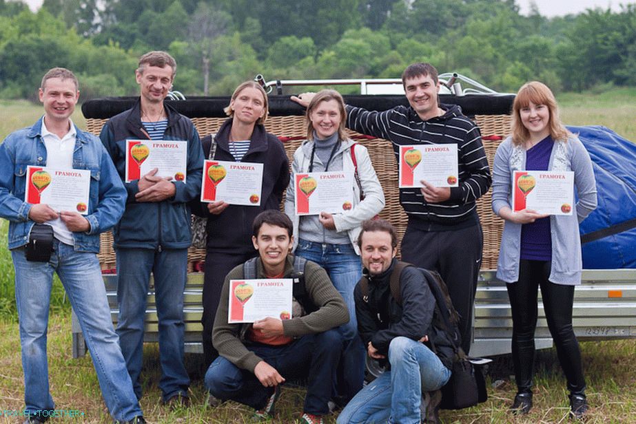 Tady to jsou - stateční balóny s písmeny