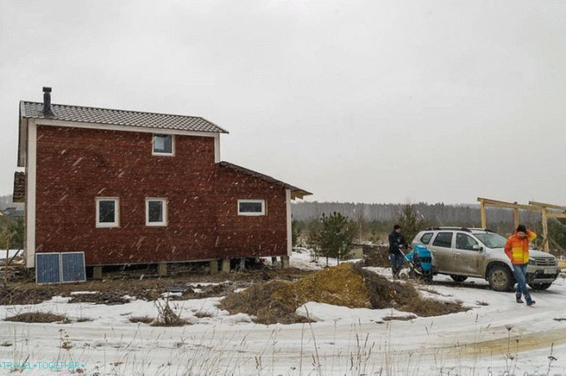 Dům našich přátel, nedali dovnitř pěkný výstřel, říkají, nepořádek