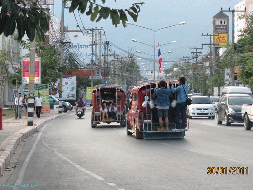 Minibusy v Chiang Mai