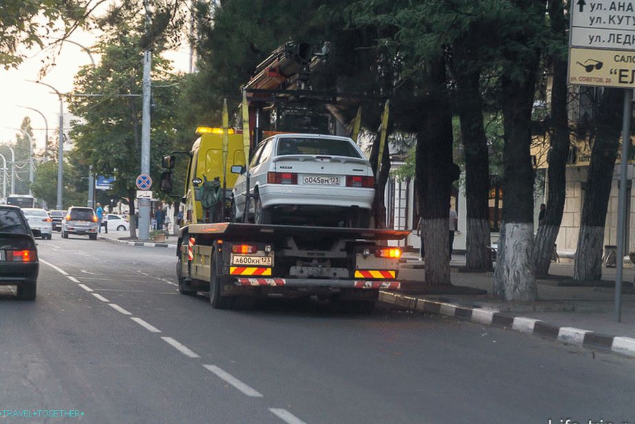 Téměř jsem si vzal auto, kupodivu, neexistovaly žádné známky, je čas si přečíst pravidla.