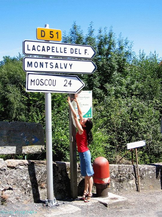 Pracuj jako dobrovolník. Daleko od domova.