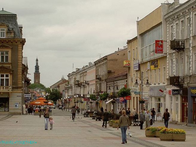 Pilsudská ulice - hlavní bulvár Radom