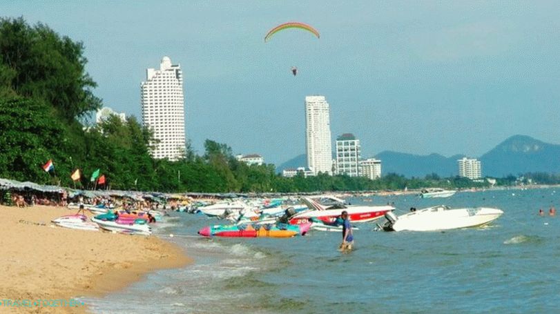 Jomtien Beach v Pattaya