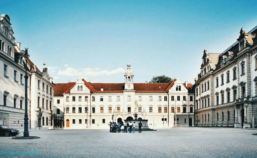 Schloss Thurn  und taxi 